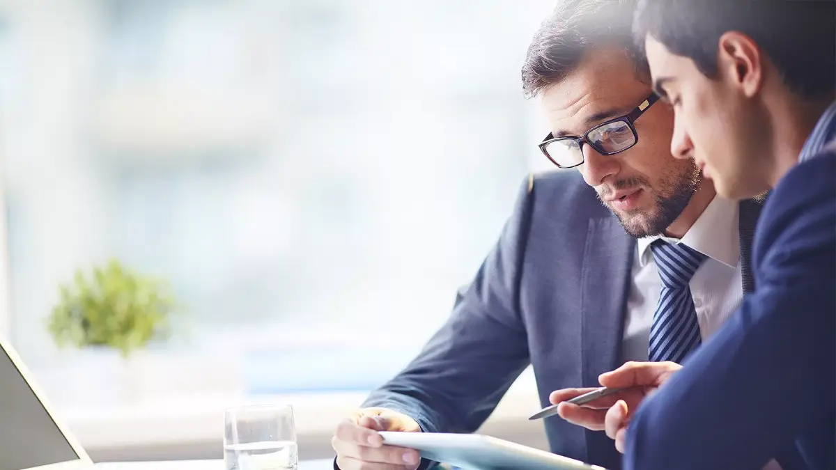 آیا میتواند یک کارمند شرکت ثبت کند؟